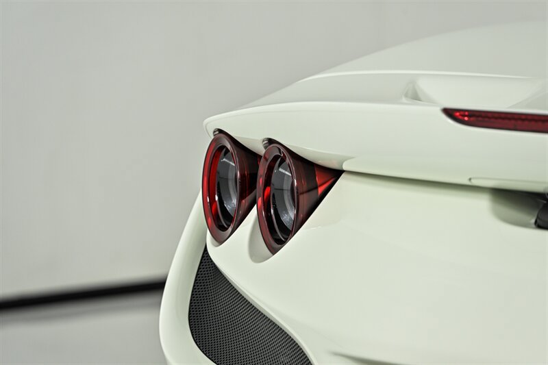 Used 2022 Ferrari F8 Tributo RWD image 14