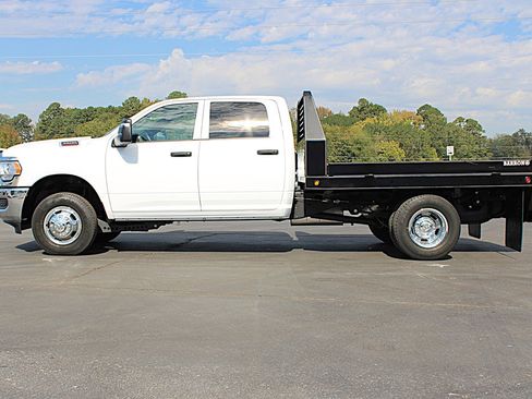 Used 2023 RAM 3500 Tradesman w/ Chrome Appearance Group image 6
