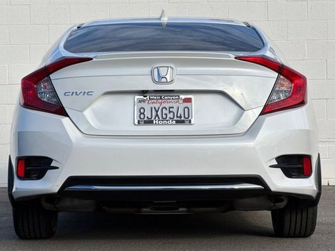 Certified 2019 Honda Civic EX image 9
