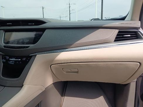 Used 2019 Cadillac XT5 Premium Luxury FWD image 14