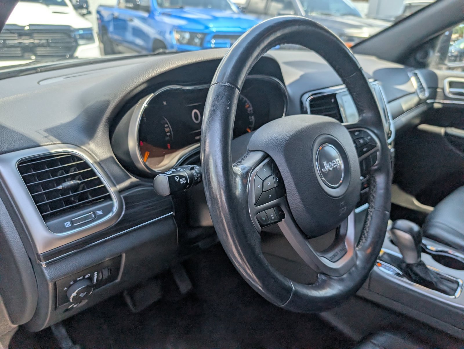 Used 2019 Jeep Grand Cherokee Limited w/ Trailer Tow Group IV AWD/4WD image 12