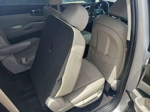 Used 2022 Kia Sorento S FWD image 41