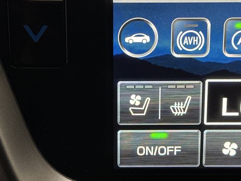 Certified 2025 Subaru Outback Touring AWD/4WD image 39
