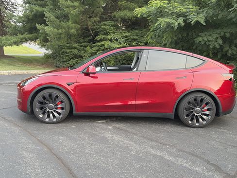 Used 2025 Tesla Model Y Performance AWD/4WD image 8