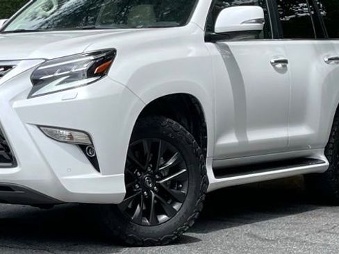 Used 2020 Lexus GX 460 Premium w/ Premium Package AWD/4WD image 2
