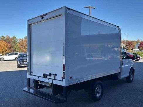 Used 2023 Chevrolet Express 3500 w/ Power Convenience Package image 4