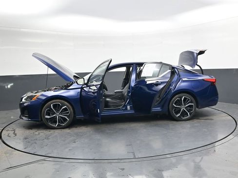 Used 2024 Nissan Altima 2.5 SR image 47