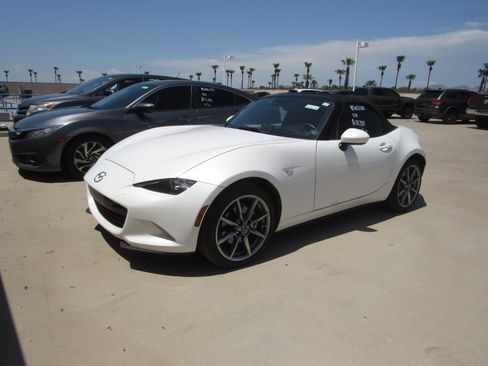 Used 2022 MAZDA MX-5 Miata Grand Touring w/ Weather Package RWD image 1