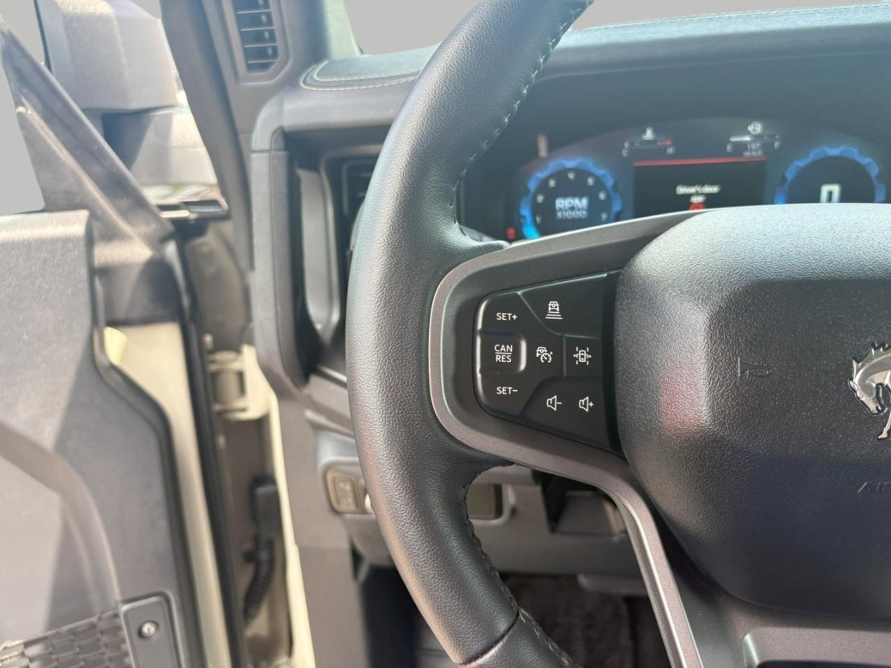 Used 2025 Ford Bronco Badlands AWD/4WD image 15