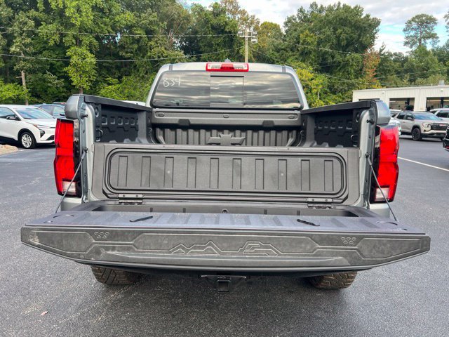 New 2026 Chevrolet Colorado ZR2 w/ Off-Road Front Bumper Package AWD/4WD image 15