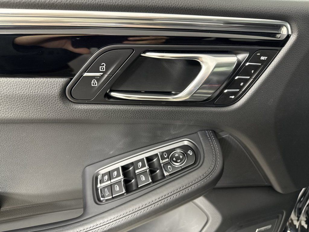 Certified 2026 Porsche Macan S AWD/4WD image 34