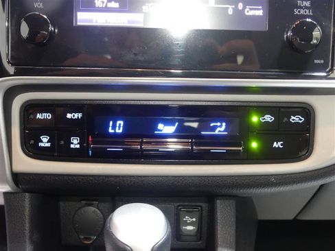 Used 2019 Toyota Corolla LE FWD image 36