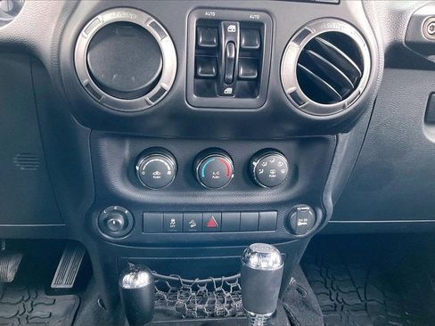 Used 2016 Jeep Wrangler Unlimited Sport image 30