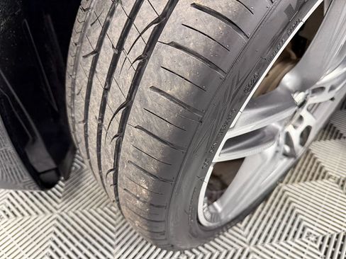 Used 2019 Mercedes-Benz E 300 4MATIC w/ Premium 1 Package image 38
