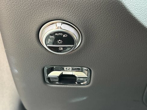 Certified 2025 Mercedes-Benz GLC 350e 4MATIC image 38