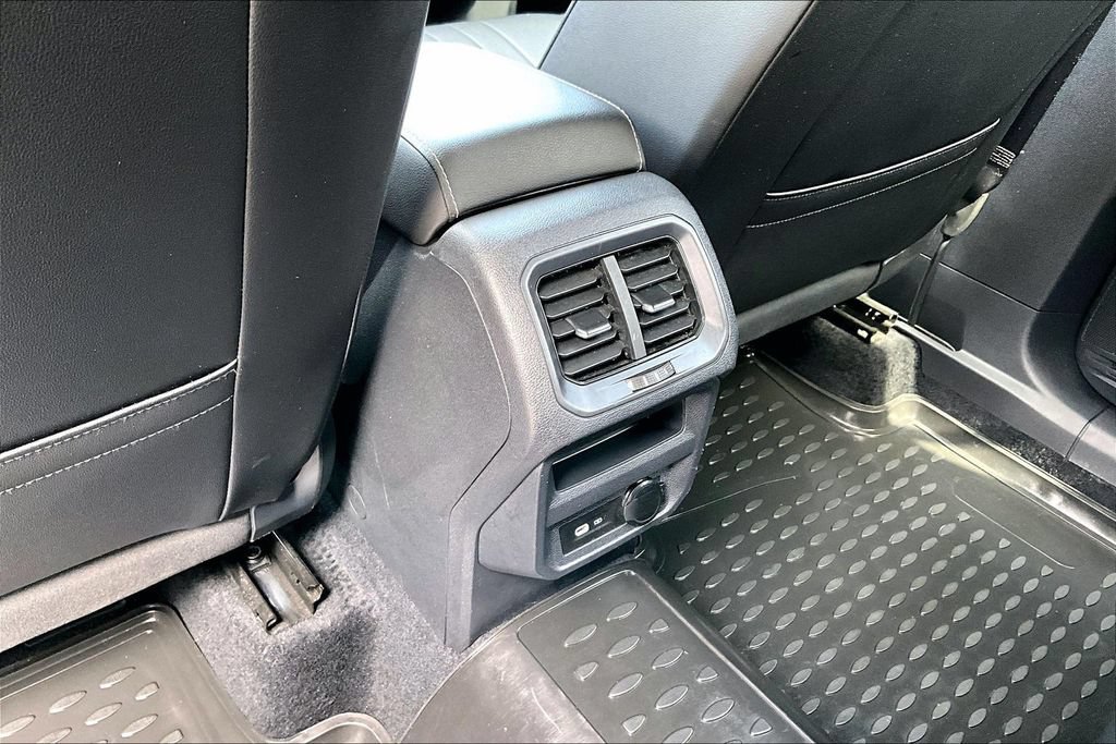 Used 2022 Volkswagen Tiguan SE AWD/4WD image 10