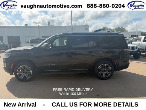 Used 2025 Jeep Wagoneer Series II AWD/4WD image 1