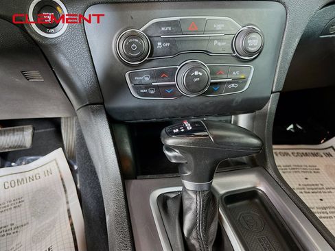 Used 2022 Dodge Charger SXT RWD image 22