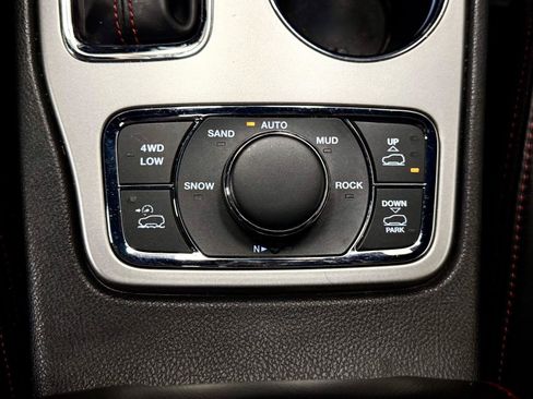 Used 2020 Jeep Grand Cherokee Trailhawk w/ Trailhawk Luxury Group AWD/4WD image 27