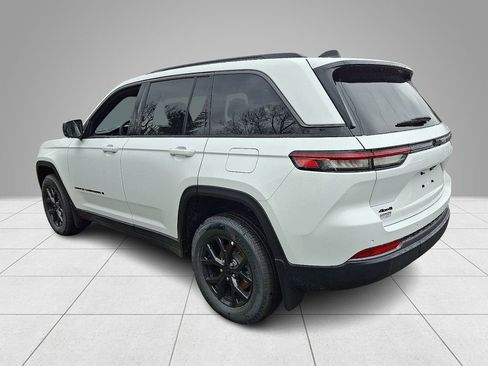 New 2026 Jeep Grand Cherokee 4WD image 5