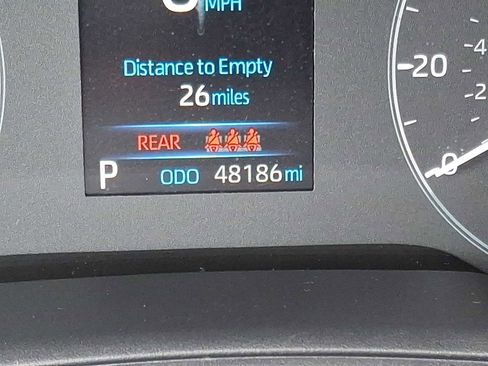 Used 2025 Toyota Corolla Cross LE image 18