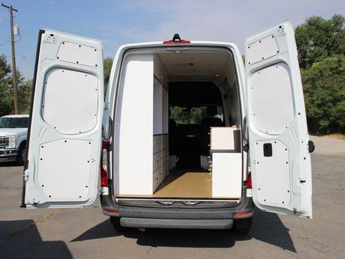 Used 2022 Mercedes-Benz Sprinter 2500 image 11