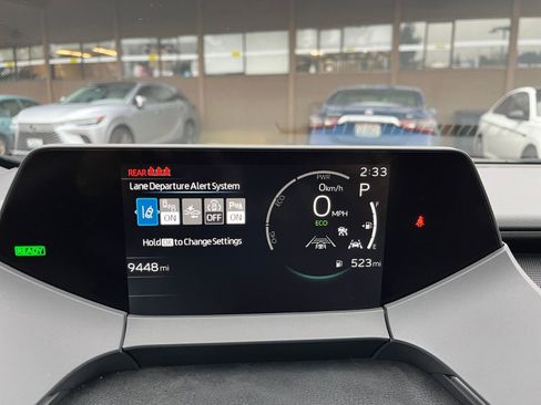 Used 2025 Toyota Prius LE image 40