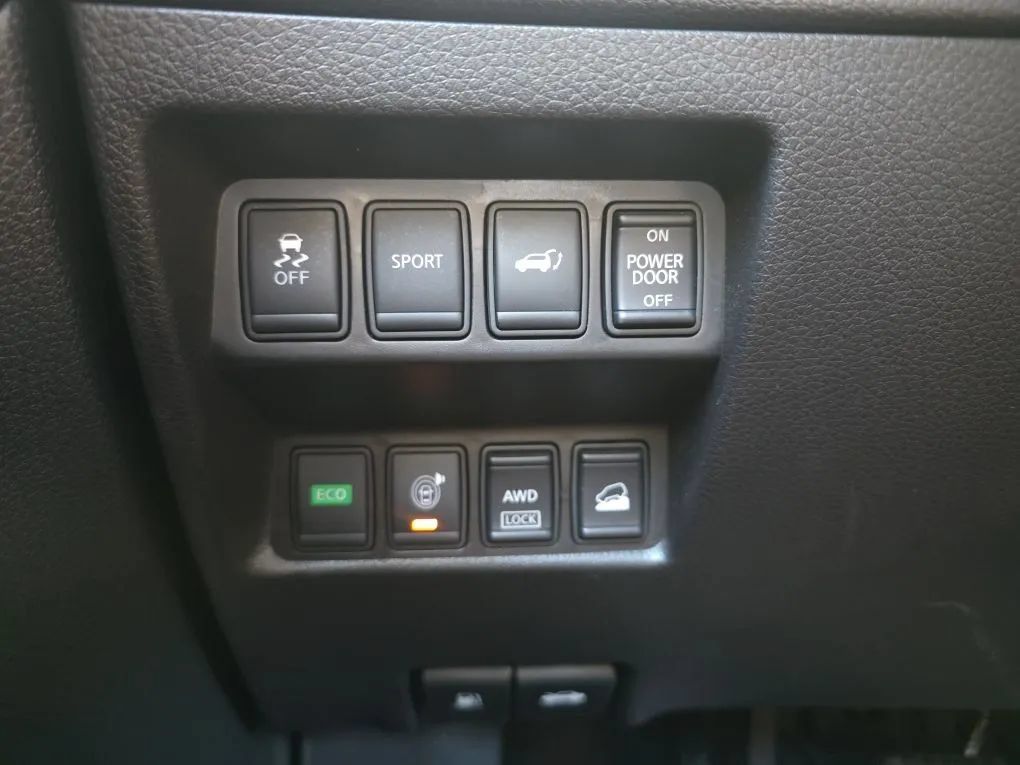 Used 2015 Nissan Rogue SV w/ SV Premium Package AWD/4WD image 24
