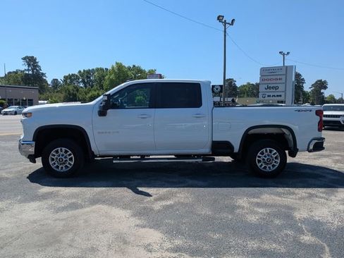 Used 2024 Chevrolet Silverado 2500 LT image 8