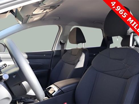 Used 2025 Hyundai Tucson SE image 12