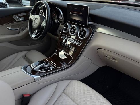 Used 2018 Mercedes-Benz GLC 300 4MATIC image 46