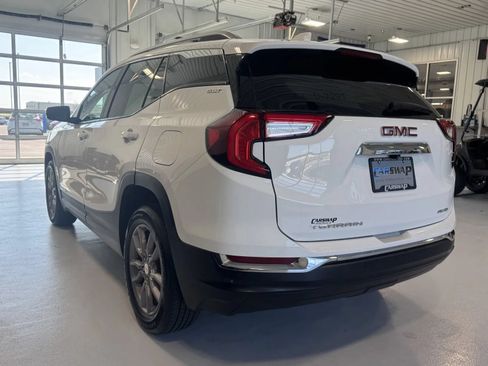 Used 2024 GMC Terrain SLT AWD/4WD image 5