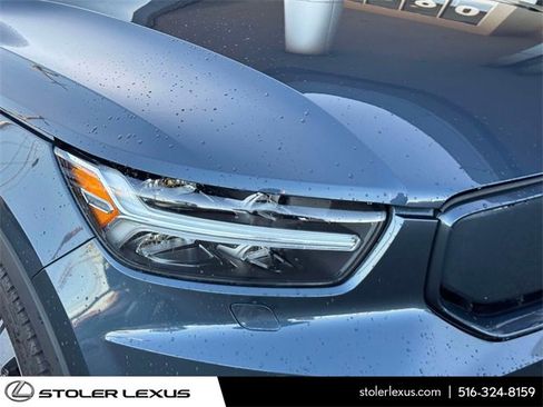 Used 2022 Volvo XC40 P8 Recharge Ultimate image 10