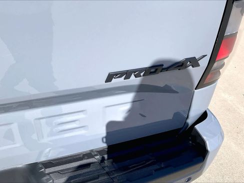 Used 2024 Nissan Frontier PRO-4X w/ Pro Convenience Package image 10