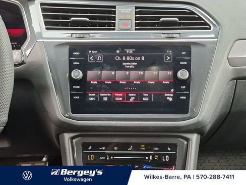 Certified 2022 Volkswagen Tiguan SE R-Line AWD/4WD image 23