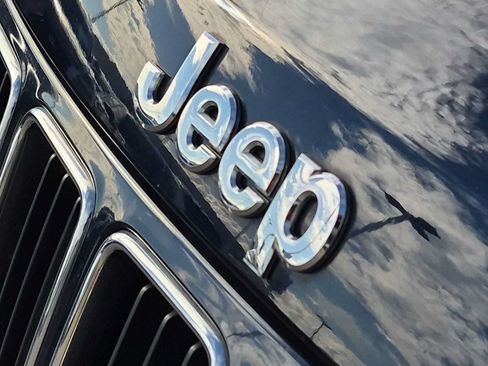 Used 2015 Jeep Grand Cherokee Limited AWD/4WD image 12