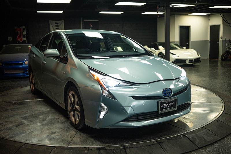 Used 2017 Toyota Prius Four Touring w/ Carpet Mat Package FWD image 5
