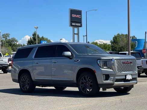 Used 2023 GMC Yukon XL Denali w/ Denali Reserve Package AWD/4WD image 2