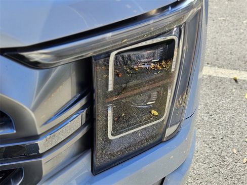 Used 2022 Ford F150 Limited image 9