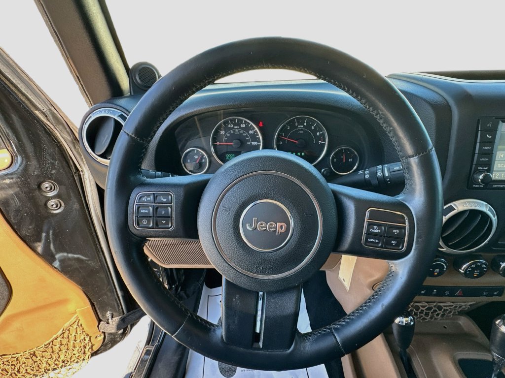 Used 2014 Jeep Wrangler Unlimited Rubicon w/ Connectivity Group AWD/4WD image 11