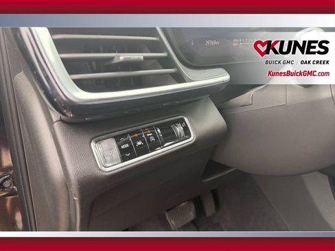 Used 2024 Buick Envision Preferred AWD/4WD image 19