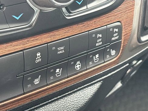 Used 2018 RAM 1500 Laramie w/ Convenience Group image 19