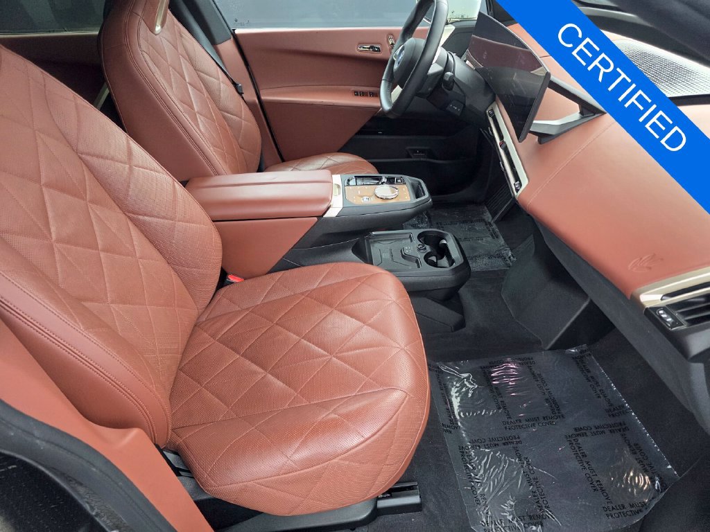 Certified 2022 BMW iX xDrive50 w/ Premium Package AWD/4WD image 27