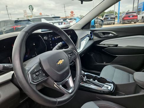 Used 2025 Chevrolet Trax LT w/ Driver Confidence Package FWD image 10