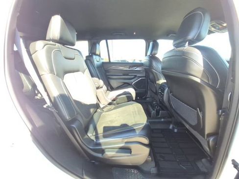 Used 2021 Jeep Grand Cherokee L Laredo image 14