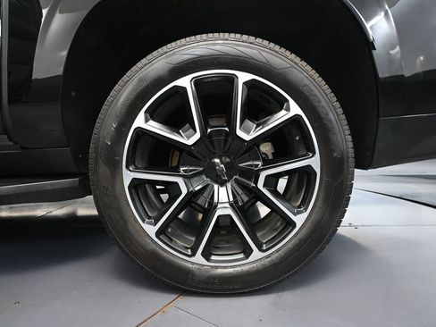 Used 2023 Chevrolet Suburban RST AWD/4WD image 10