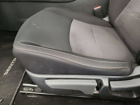 Used 2025 Nissan Sentra SR FWD image 19