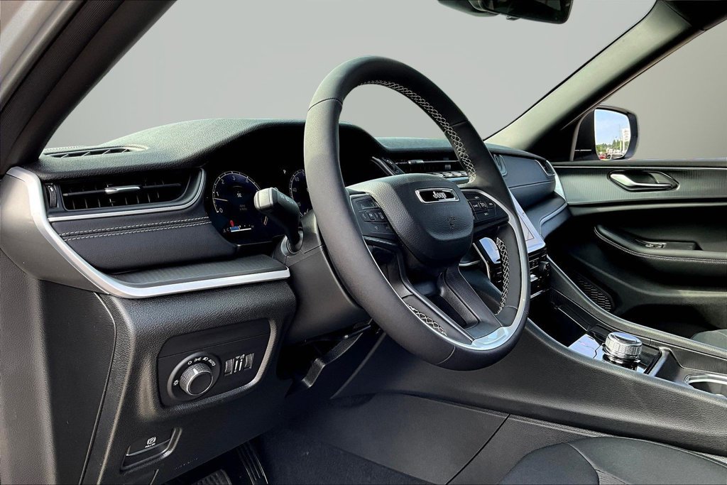 New 2026 Jeep Grand Cherokee Laredo X AWD/4WD image 7