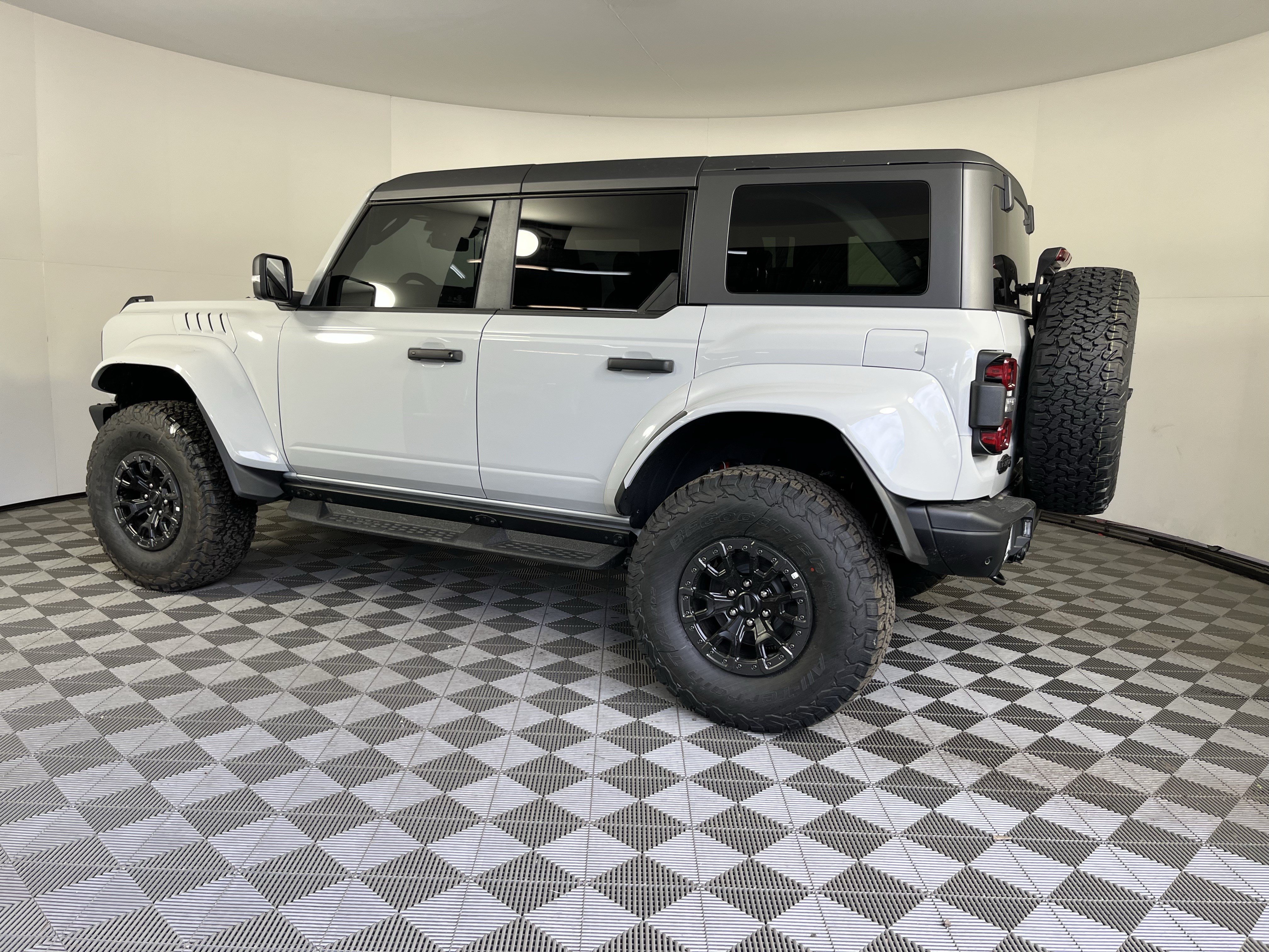 New 2026 Ford Bronco Raptor w/ Interior Carbon Fiber Pack AWD/4WD image 22