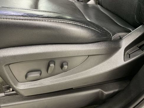Used 2017 GMC Yukon SLT AWD/4WD image 12
